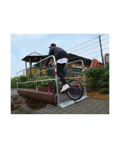 Gångbrygga i aluminium 3,2 m bred 1 m, lastkapacitet 150 kg/m2